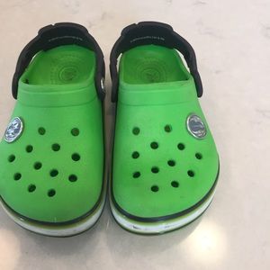 Green light up Star Wars Crocs. Toddler size 10.